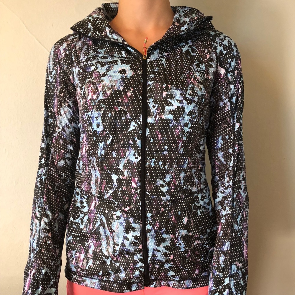 Lululemon windbreaker size 2